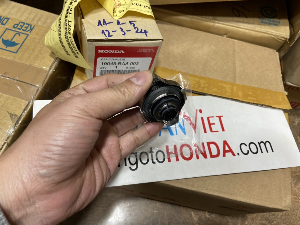 Nắp két nước xe Honda BRIO 